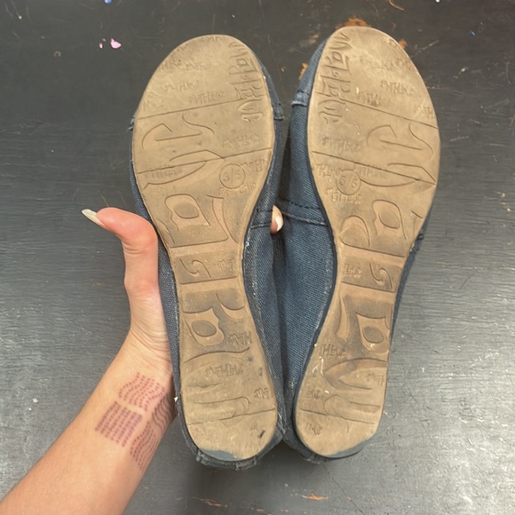 Shoes - Picture 5 of 5